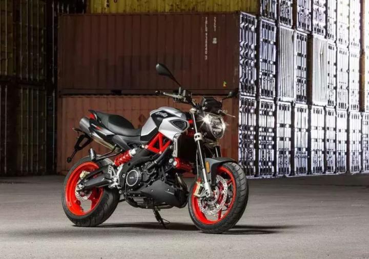 Rumour: Aprilia to launch Shiver 900, Dorsoduro 900 in India 