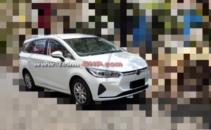 Scoop! BYD e6 electric car caught in Chennai; launch in 2021 