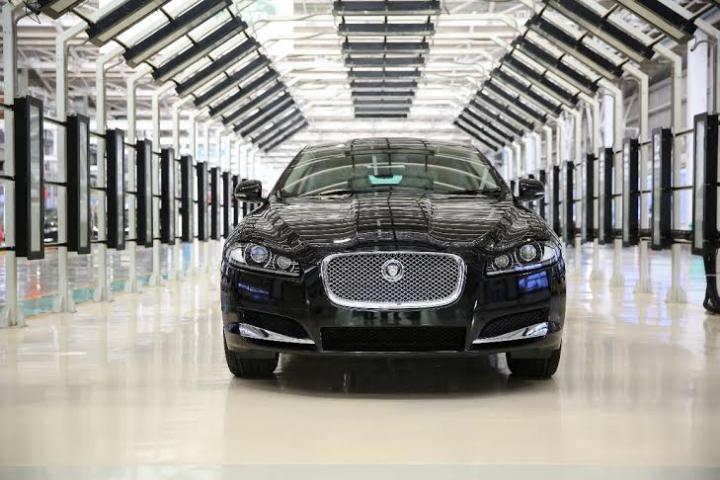 Jaguar introduces XF 2.0 petrol in India 