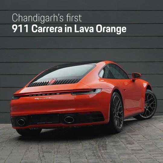 Three Porsche 911s in special colours delivered in India 