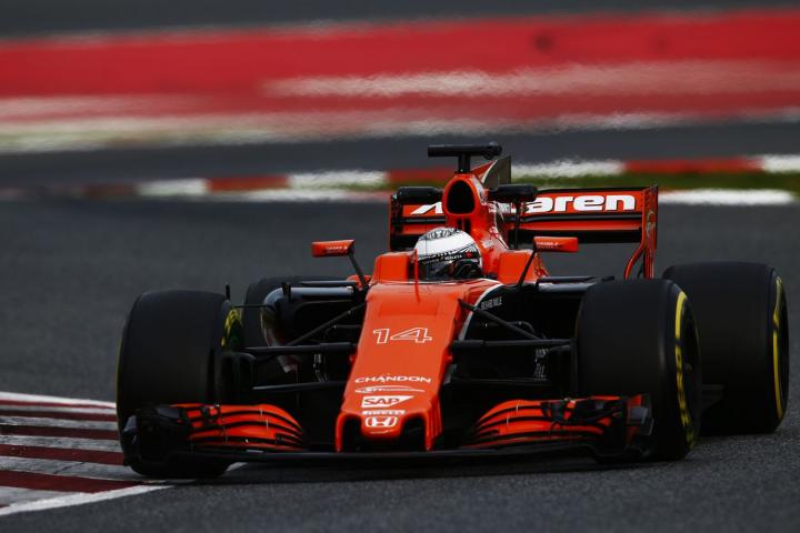 Formula 1- McLaren eyeing Mercedes engines? 