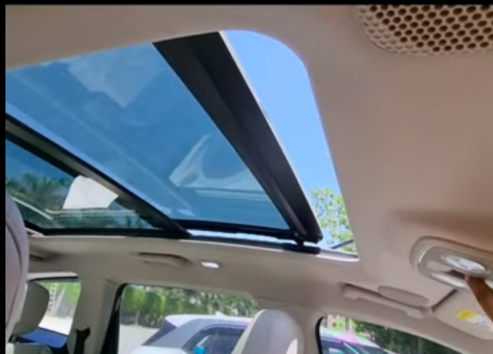 XUV700 Skyroof refuses to close: Mahindra resolves it with a quick fix 