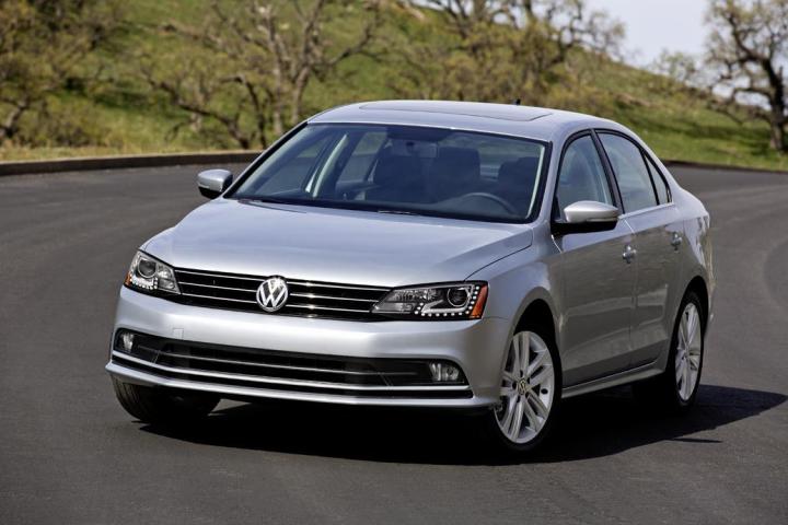 Volkswagen Jetta facelift to be launched on February 17, 2015 