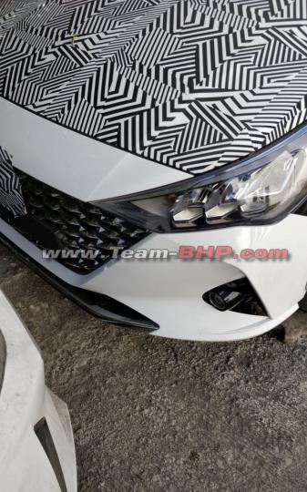 Hyundai Verna facelift spied with gloss black grille 