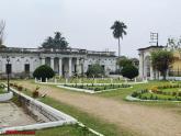 Murshidabad in an Innova Crysta