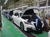 Toyota to slash car production