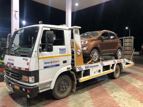 Ford EcoSport breaks down, Ford RSA involves the rescue